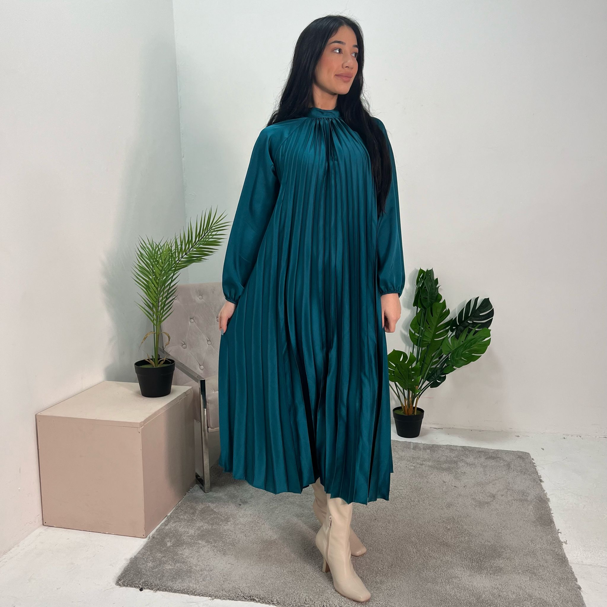 Haniya Teal Velvet Embroidered 2 Pcs Dress